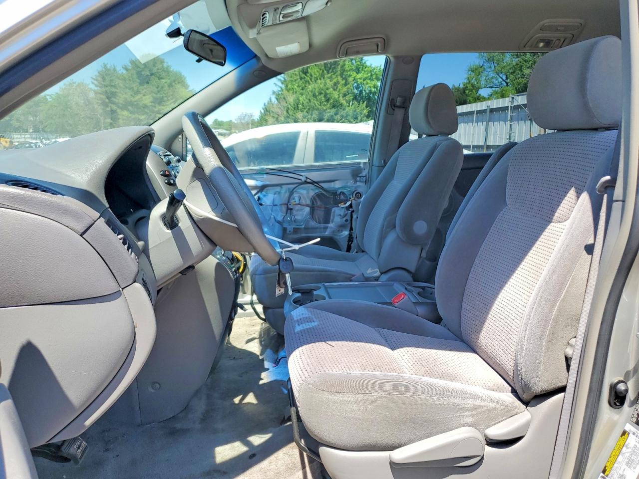 2006 TOYOTA SIENNA LE 7 PASSENGER photo 19