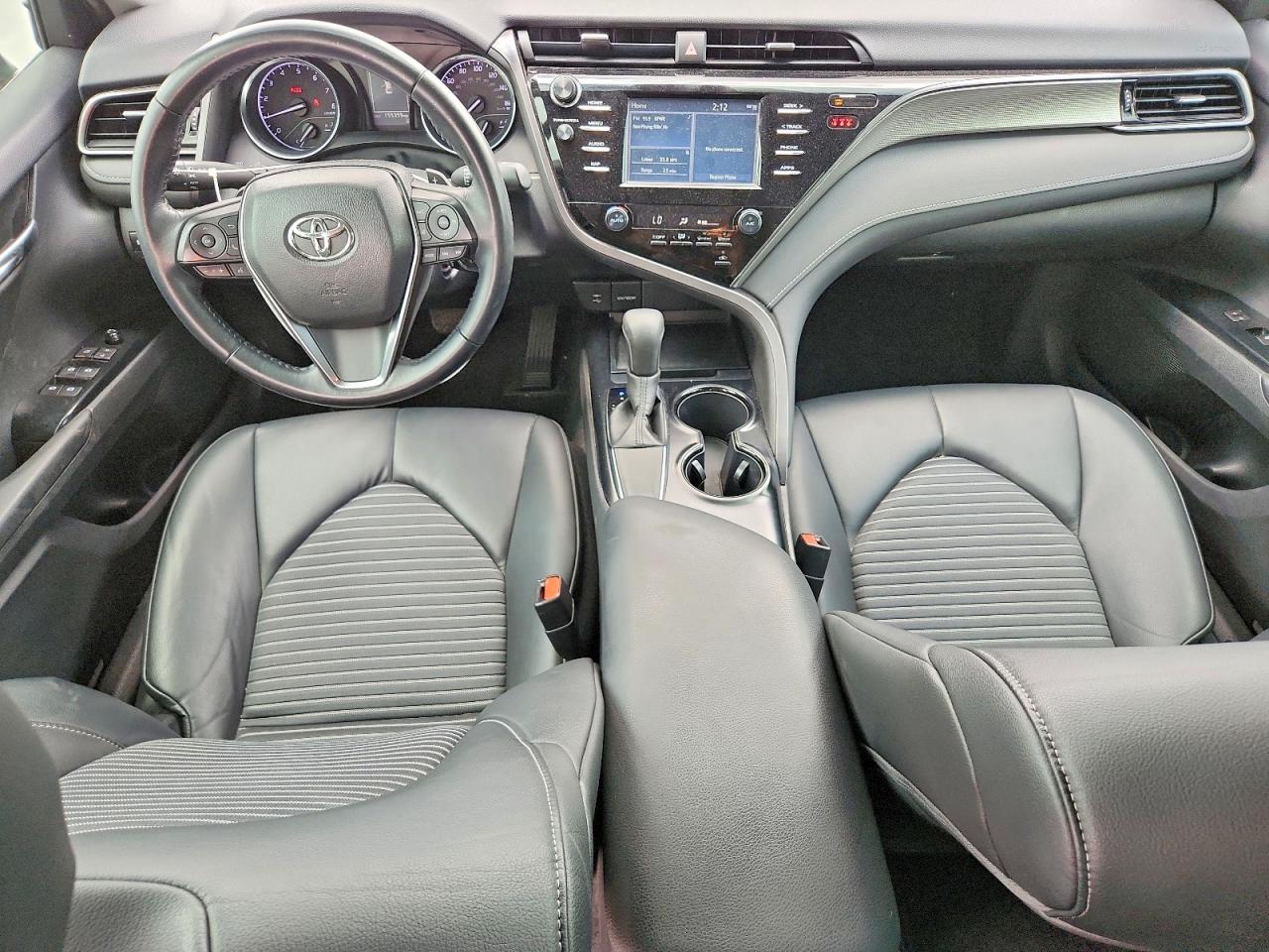 2019 TOYOTA CAMRY SE photo 8