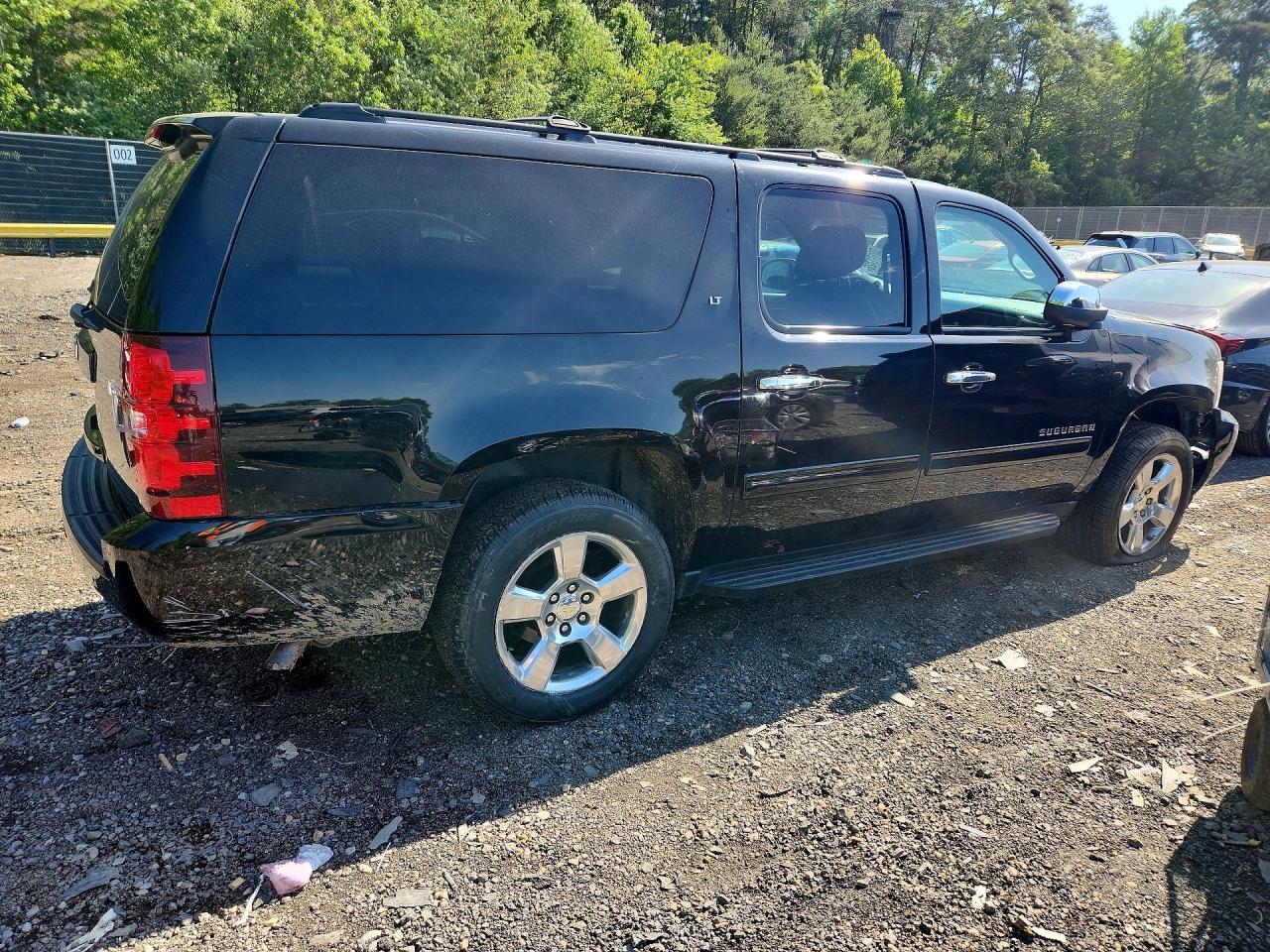 2013 CHEVROLET SUBURBAN K1500 LT photo 5