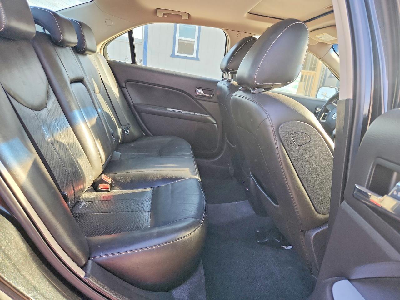 2010 MERCURY MILAN PREMIER photo 19