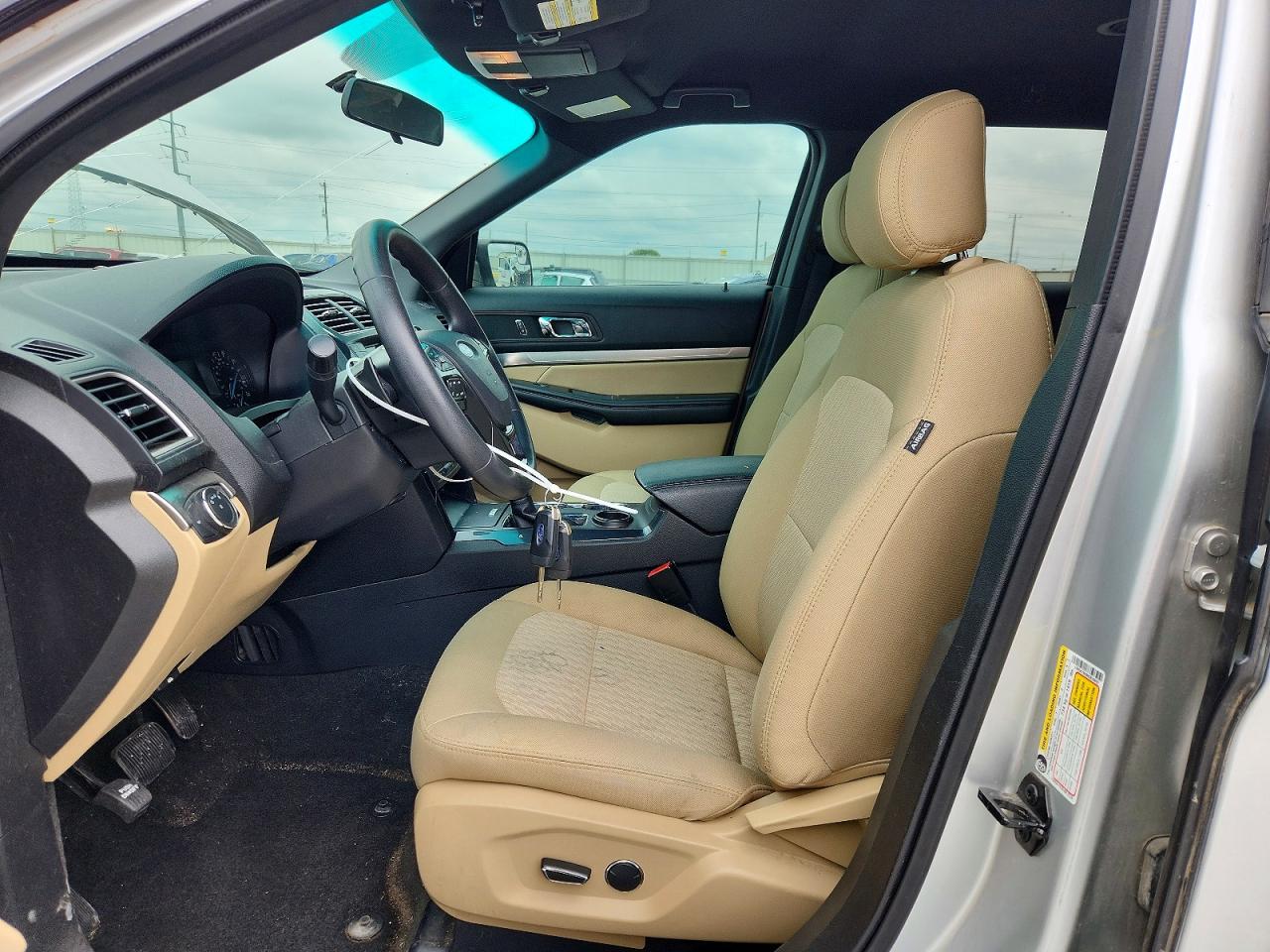 2017 FORD EXPLORER photo 13