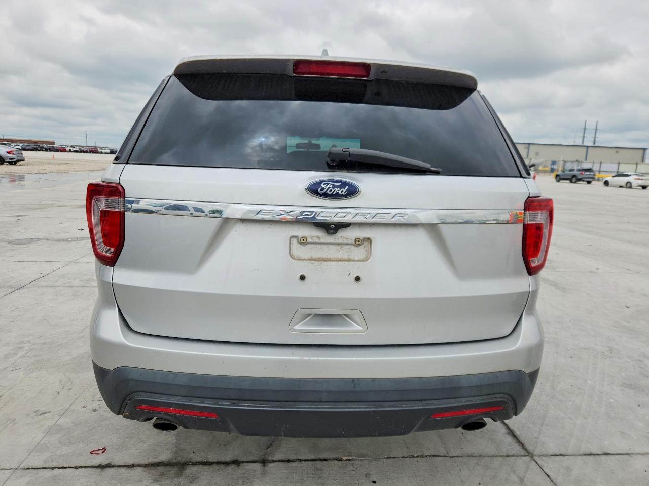 2017 FORD EXPLORER photo 11