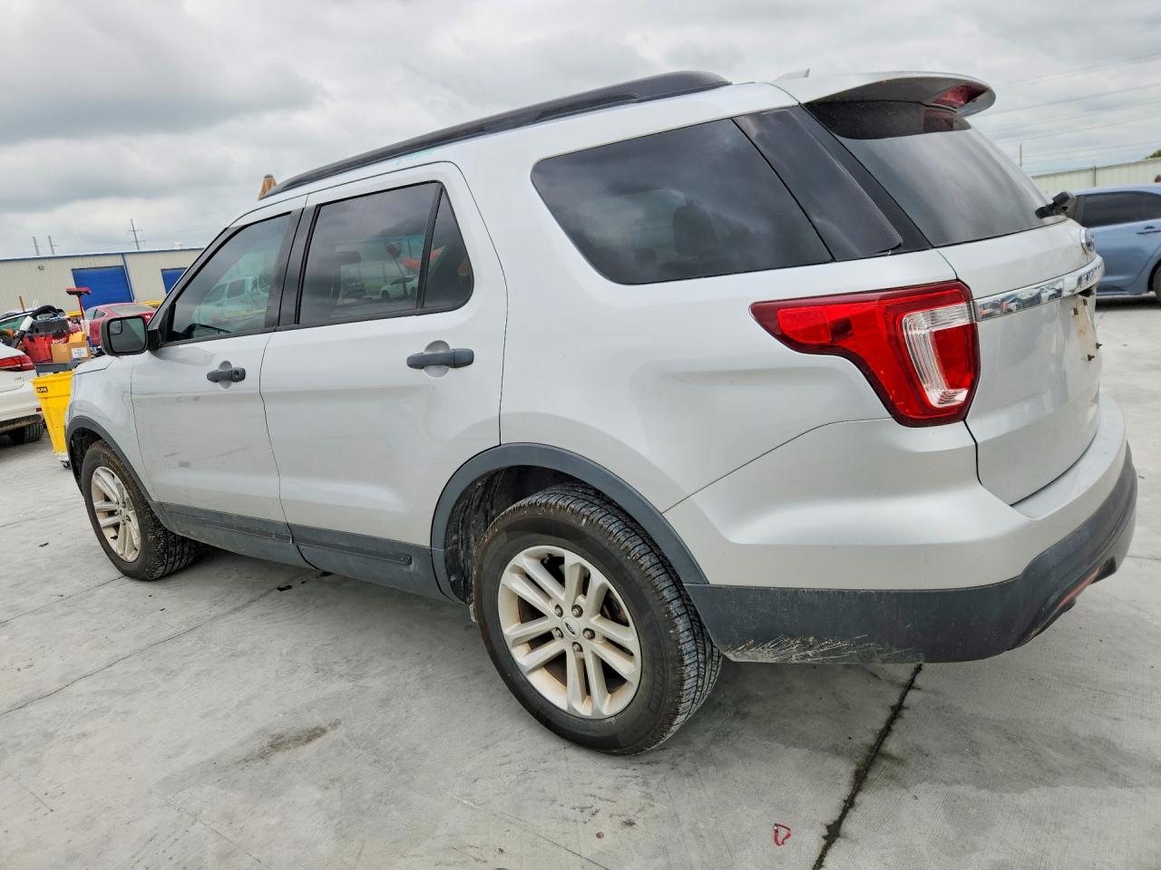 2017 FORD EXPLORER photo 3