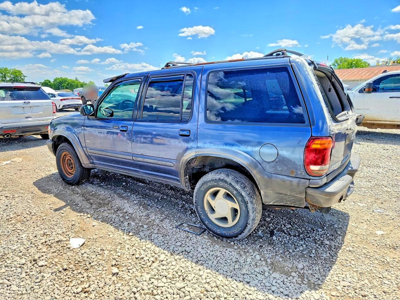 2001 FORD EXPLORER XLT photo 3