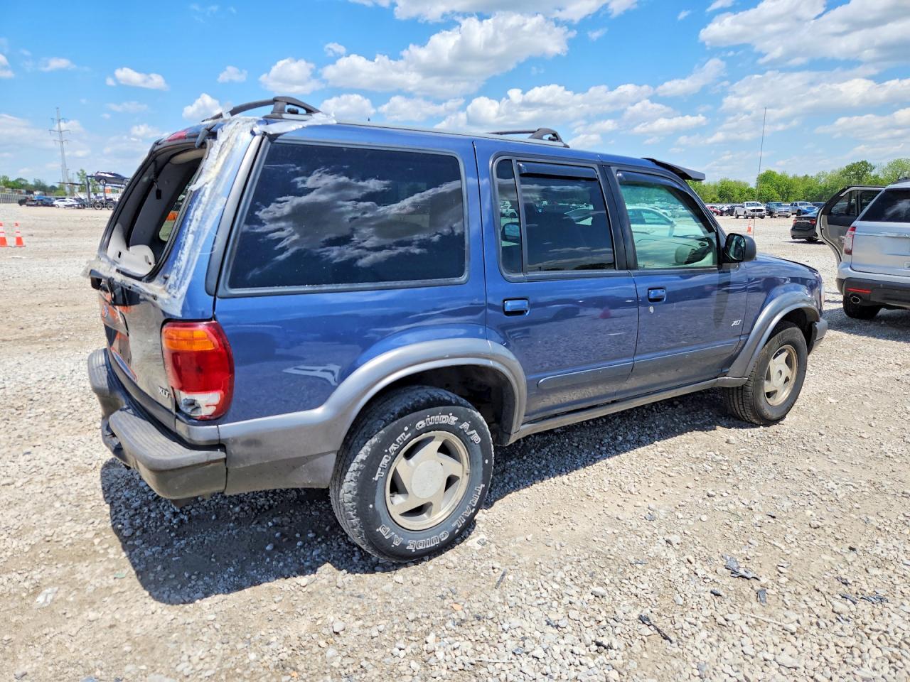 2001 FORD EXPLORER XLT photo 5