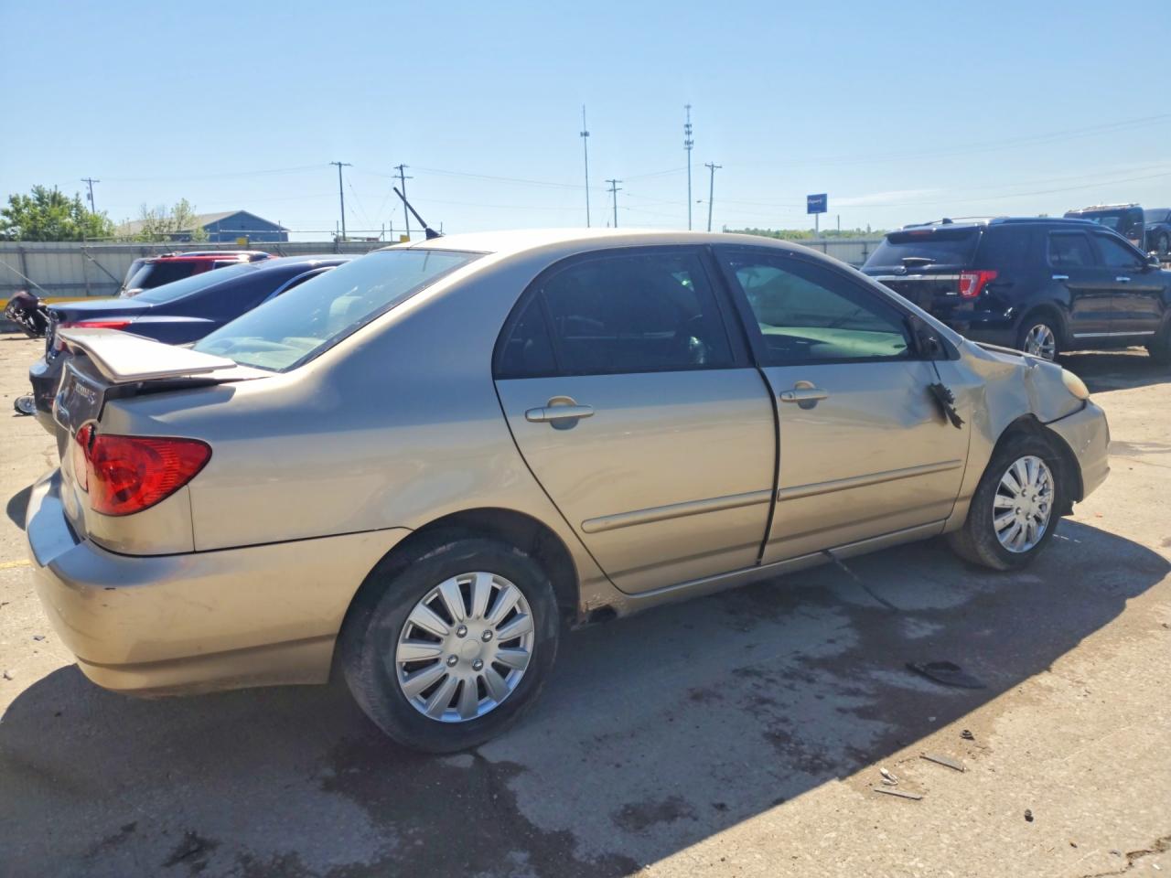 2004 TOYOTA COROLLA LE photo 5
