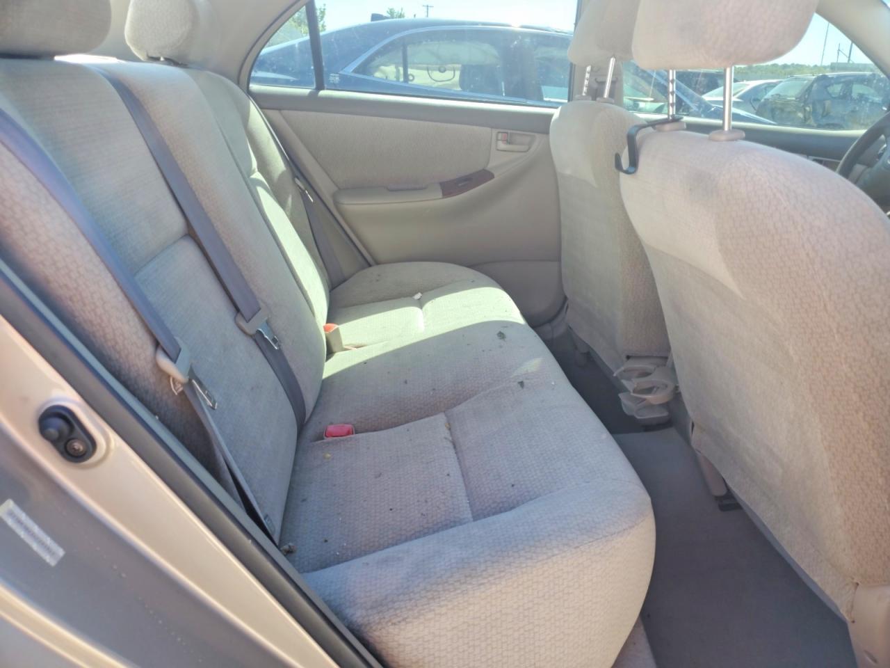 2004 TOYOTA COROLLA LE photo 19