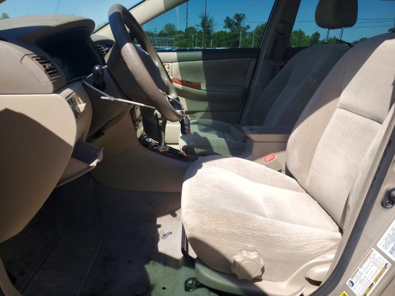 2004 TOYOTA COROLLA LE photo 13