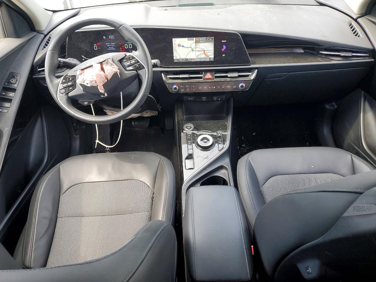 2023 KIA NIRO EX photo 8