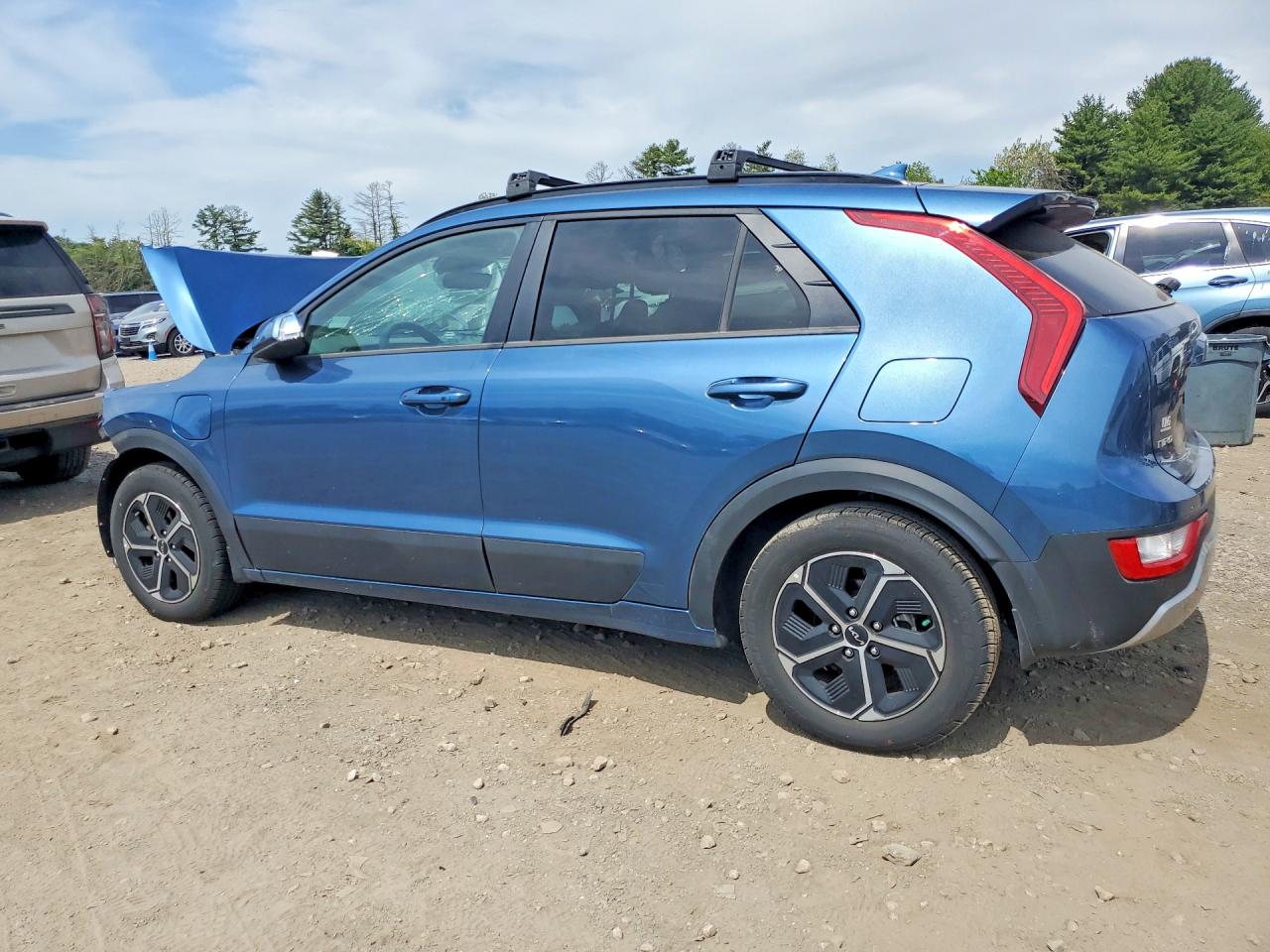 2023 KIA NIRO EX photo 2