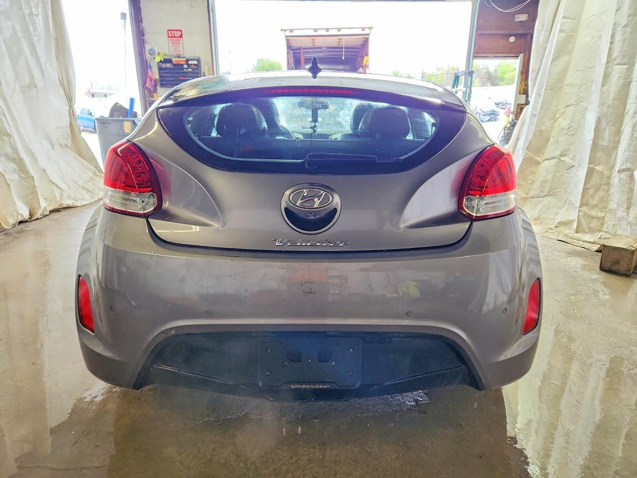 2012 HYUNDAI VELOSTER BASE photo 11