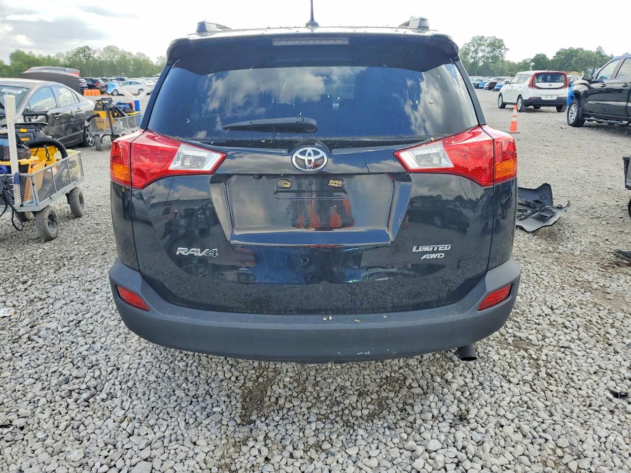 2015 TOYOTA RAV4 LIMITED photo 16