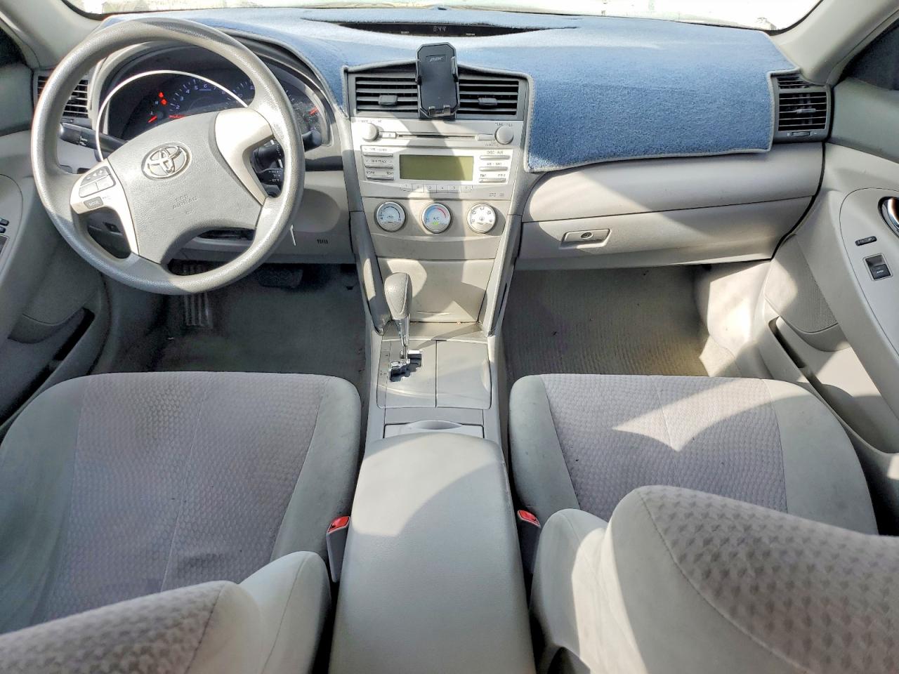 2011 TOYOTA CAMRY LE photo 15
