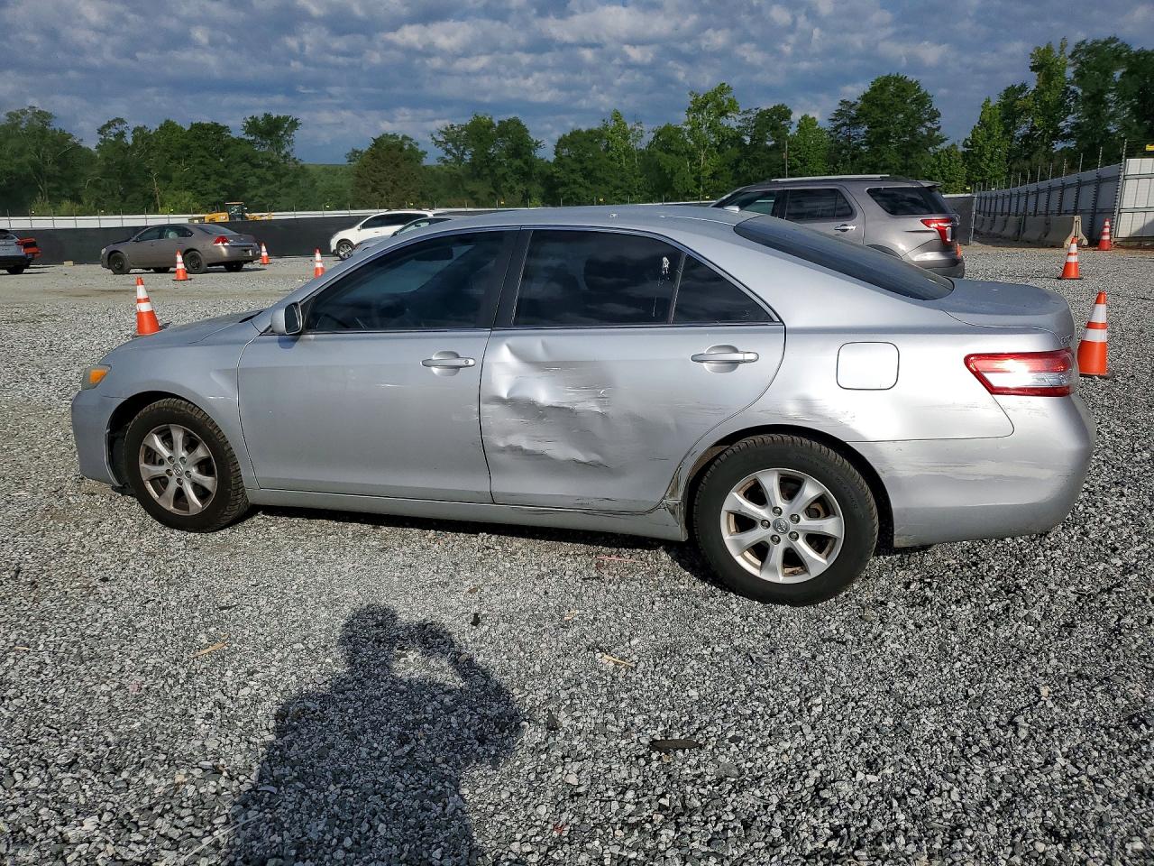 2011 TOYOTA CAMRY LE photo 3
