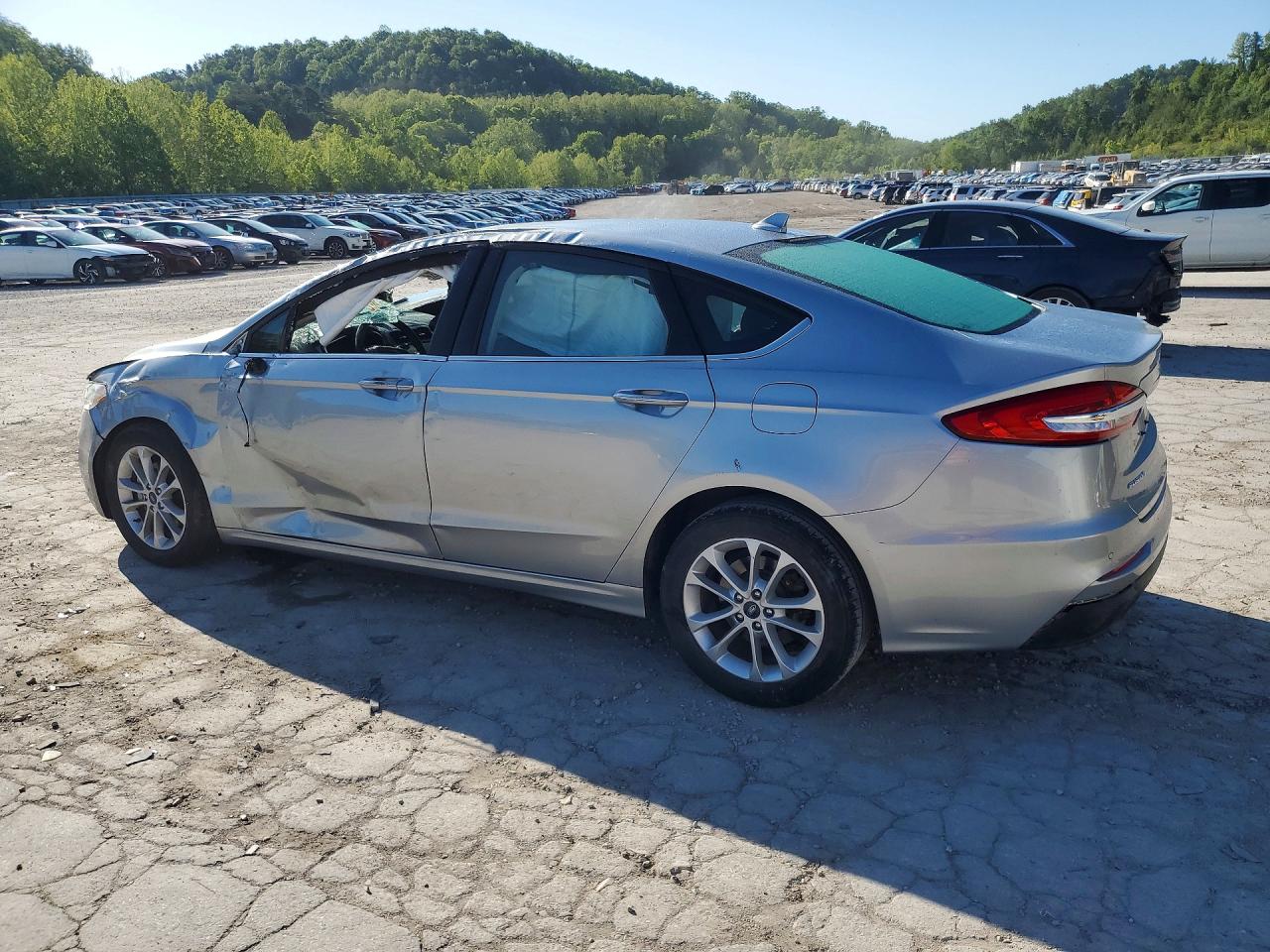 2020 FORD FUSION photo 2
