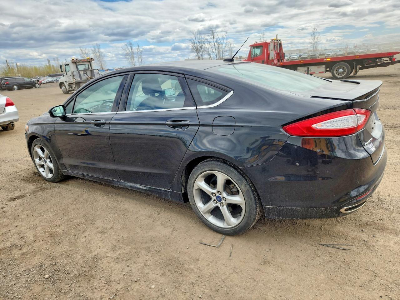 2015 FORD FUSION SE photo 2