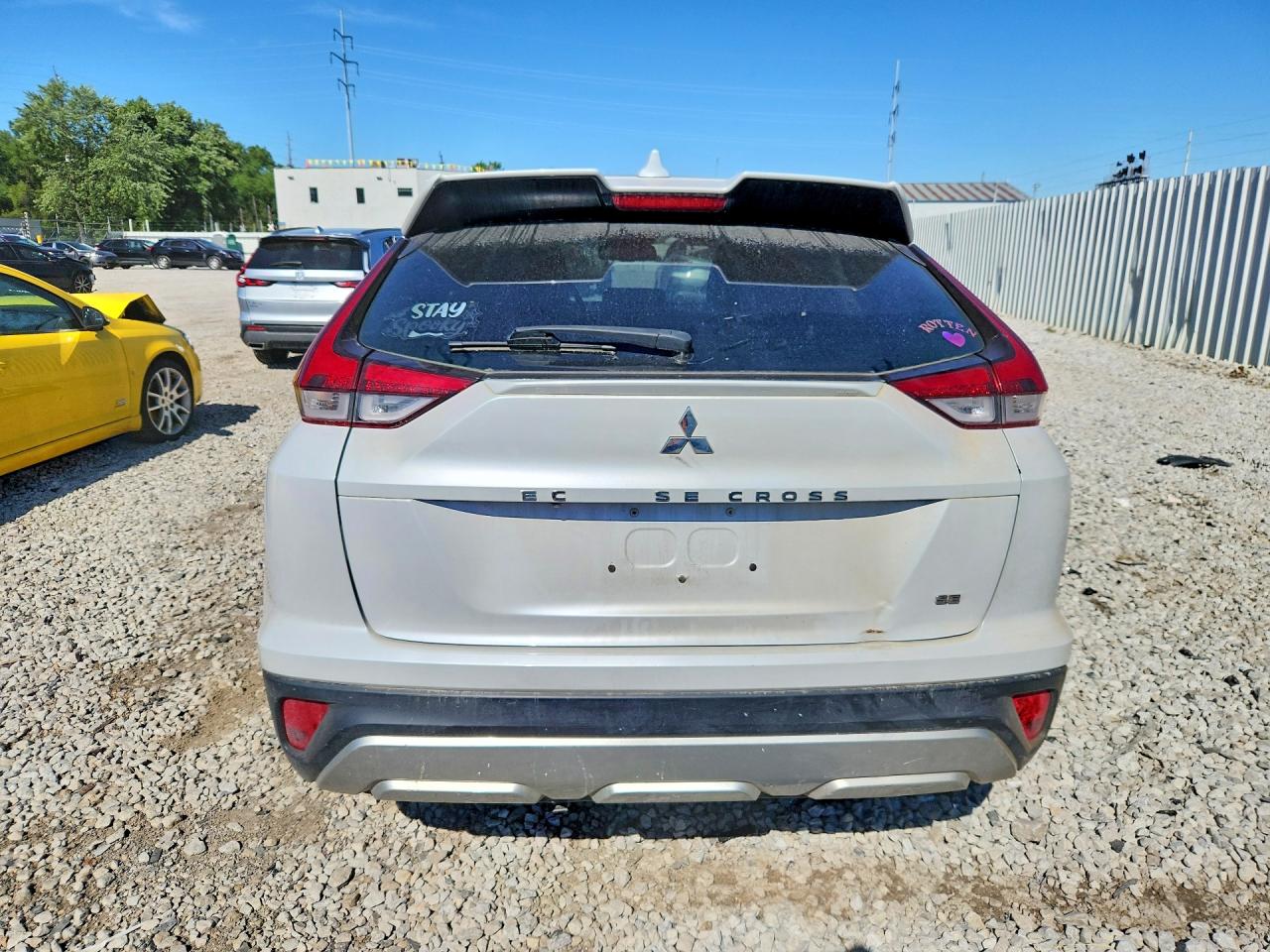 2023 MITSUBISHI ECLIPSE CROSS SE photo 11