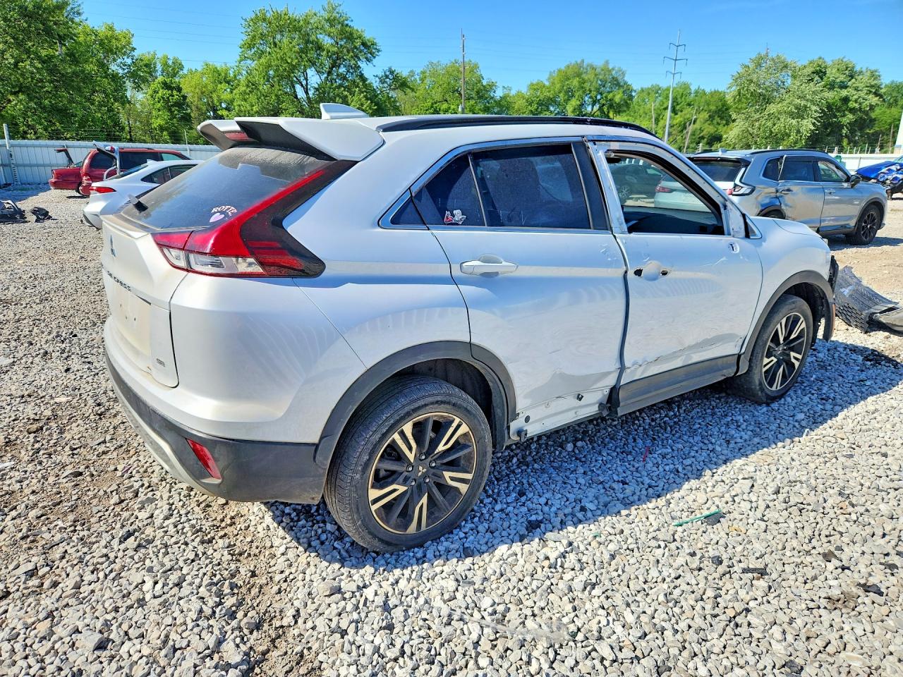 2023 MITSUBISHI ECLIPSE CROSS SE photo 5
