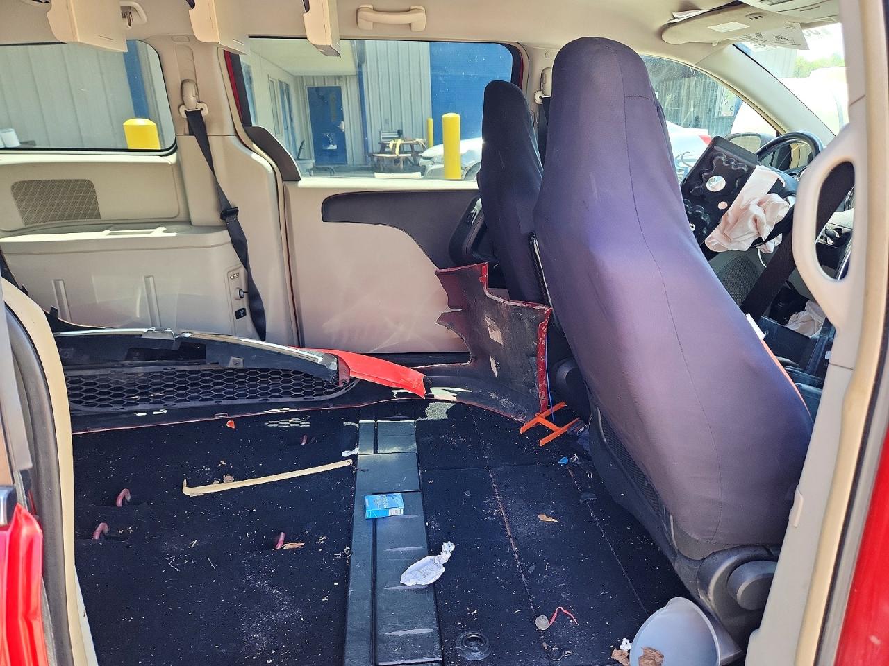 2012 DODGE GRAND CARAVAN CREW photo 21