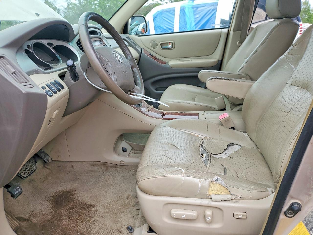 2004 TOYOTA HIGHLANDER LIMITED photo 13