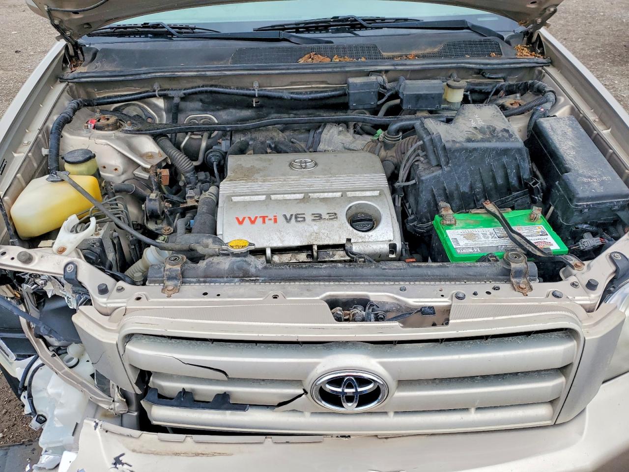 2004 TOYOTA HIGHLANDER LIMITED photo 23