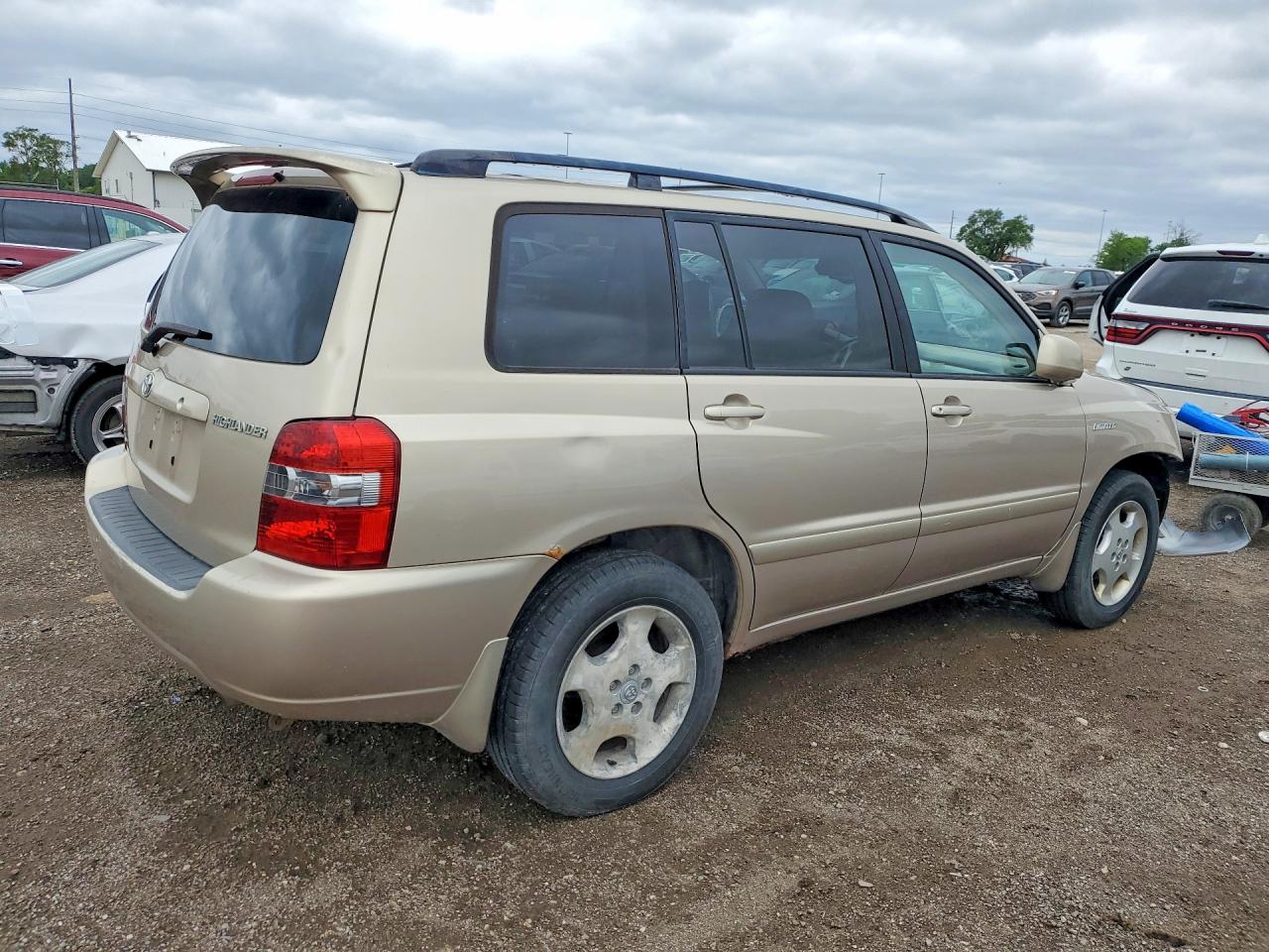2004 TOYOTA HIGHLANDER LIMITED photo 5