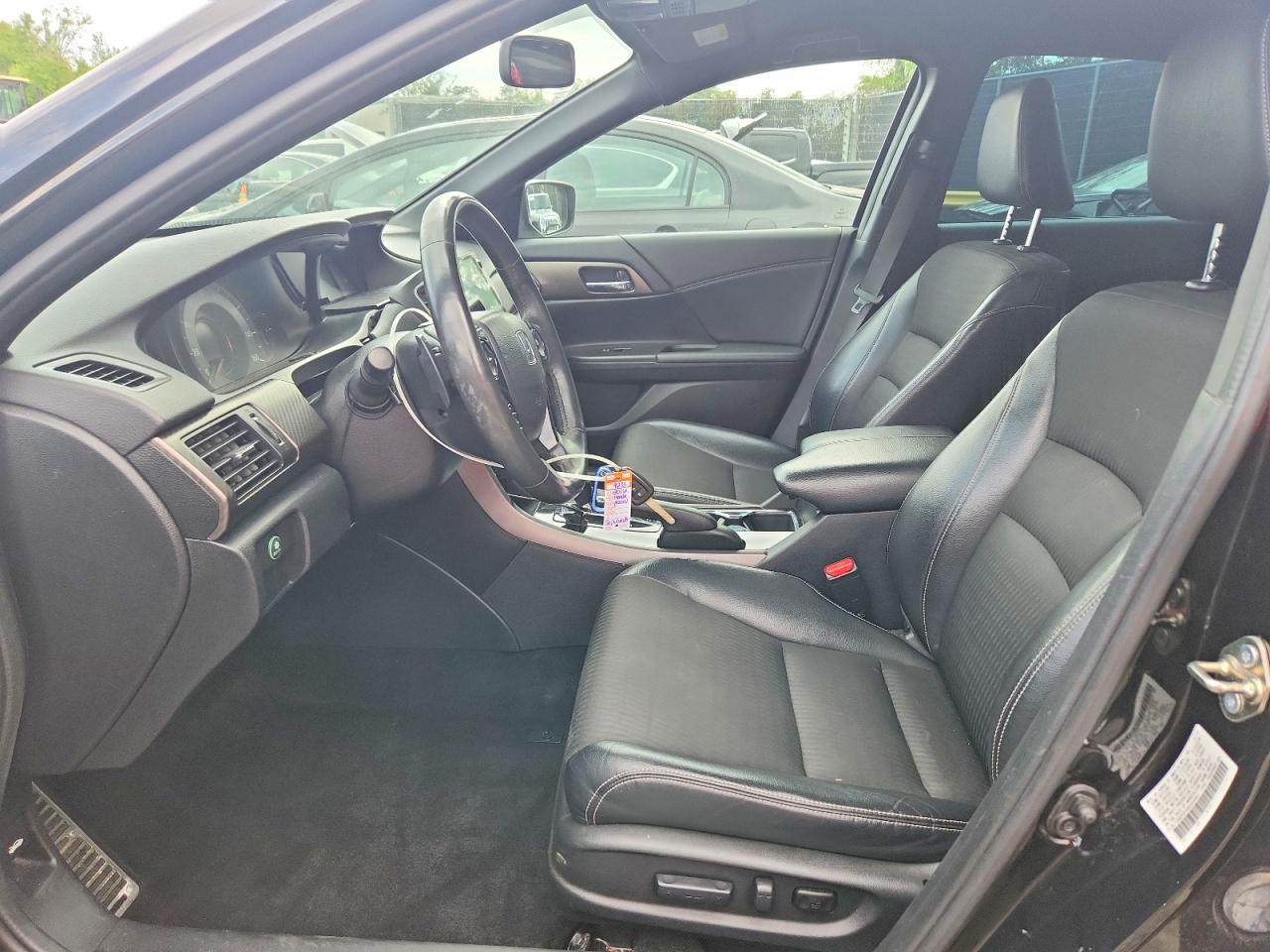 2016 HONDA ACCORD SPORT photo 19