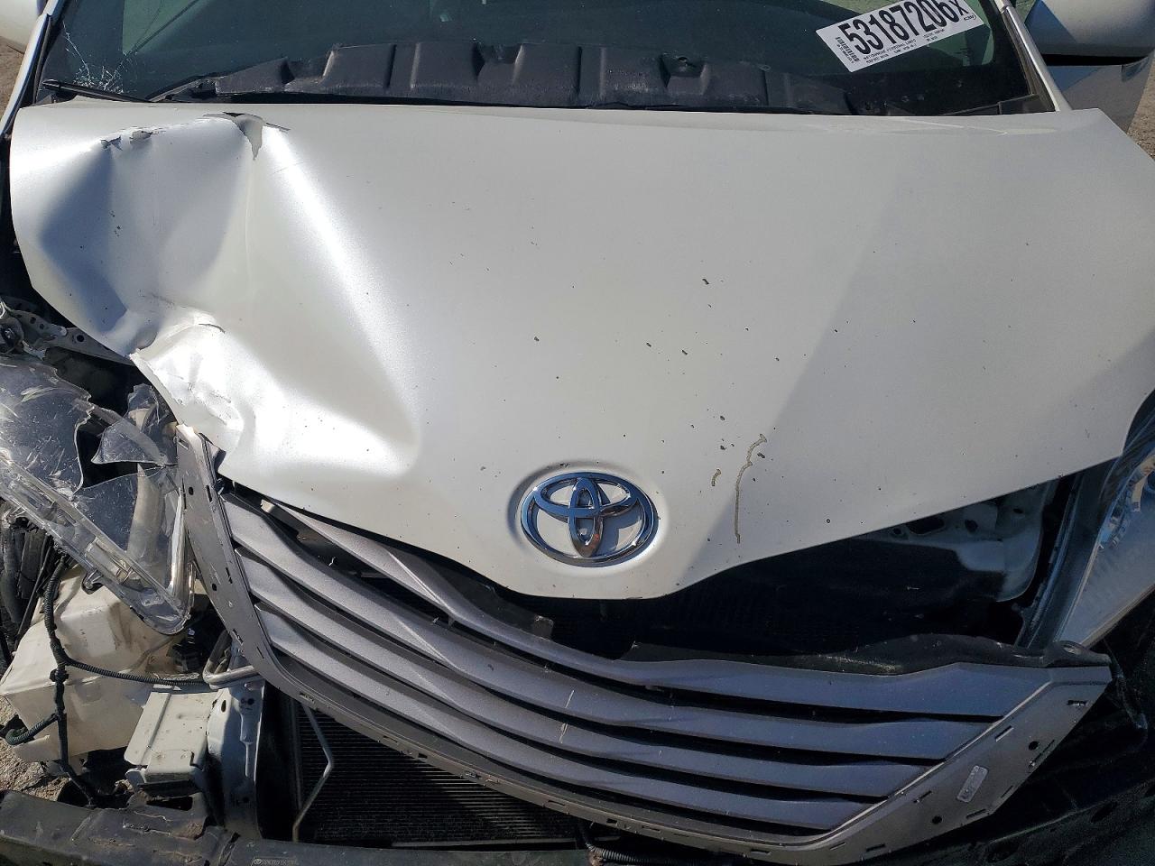 2015 TOYOTA SIENNA XLE 8-PASSENGER photo 23