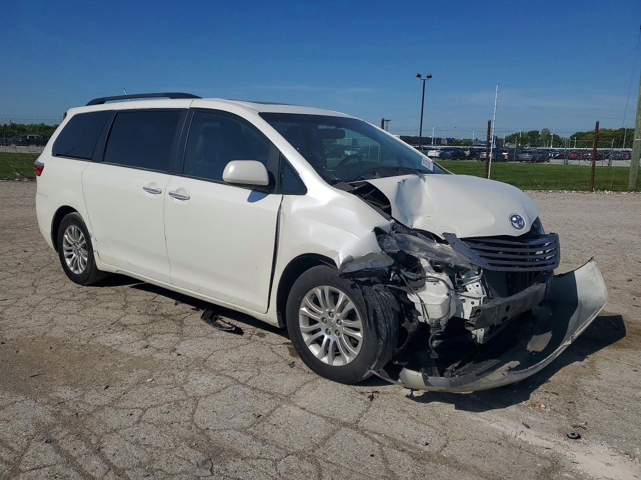 2015 TOYOTA SIENNA XLE 8-PASSENGER photo 7