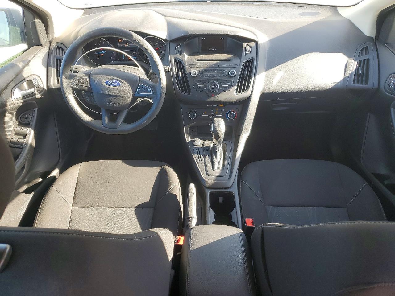 2017 FORD FOCUS SE photo 22