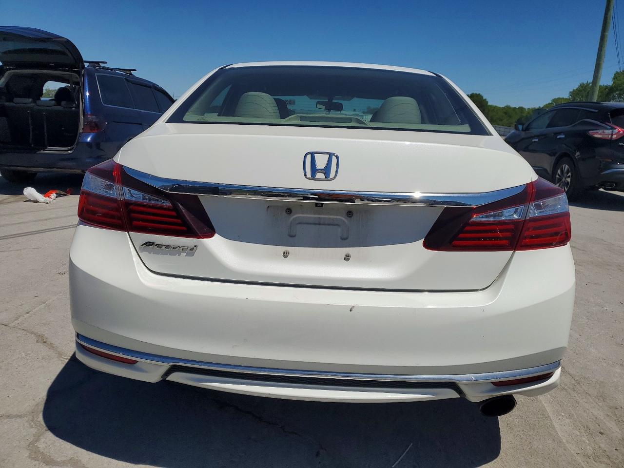 2017 HONDA ACCORD LX photo 6