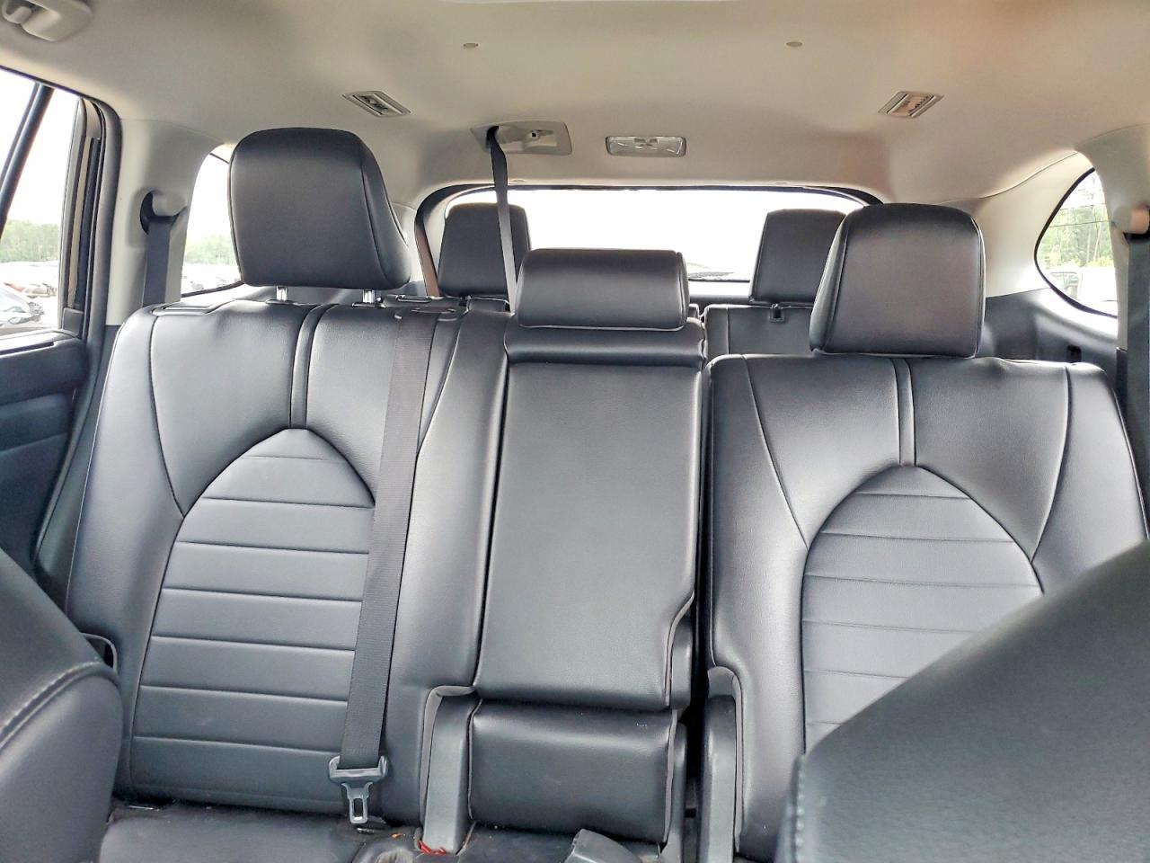 2023 TOYOTA HIGHLANDER XLE photo 19