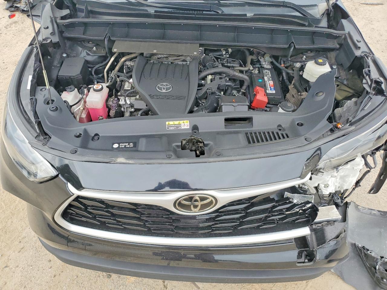 2023 TOYOTA HIGHLANDER XLE photo 23