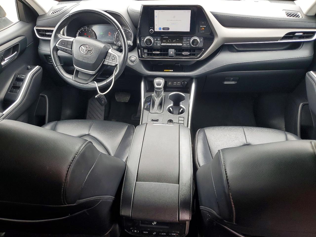 2023 TOYOTA HIGHLANDER XLE photo 15
