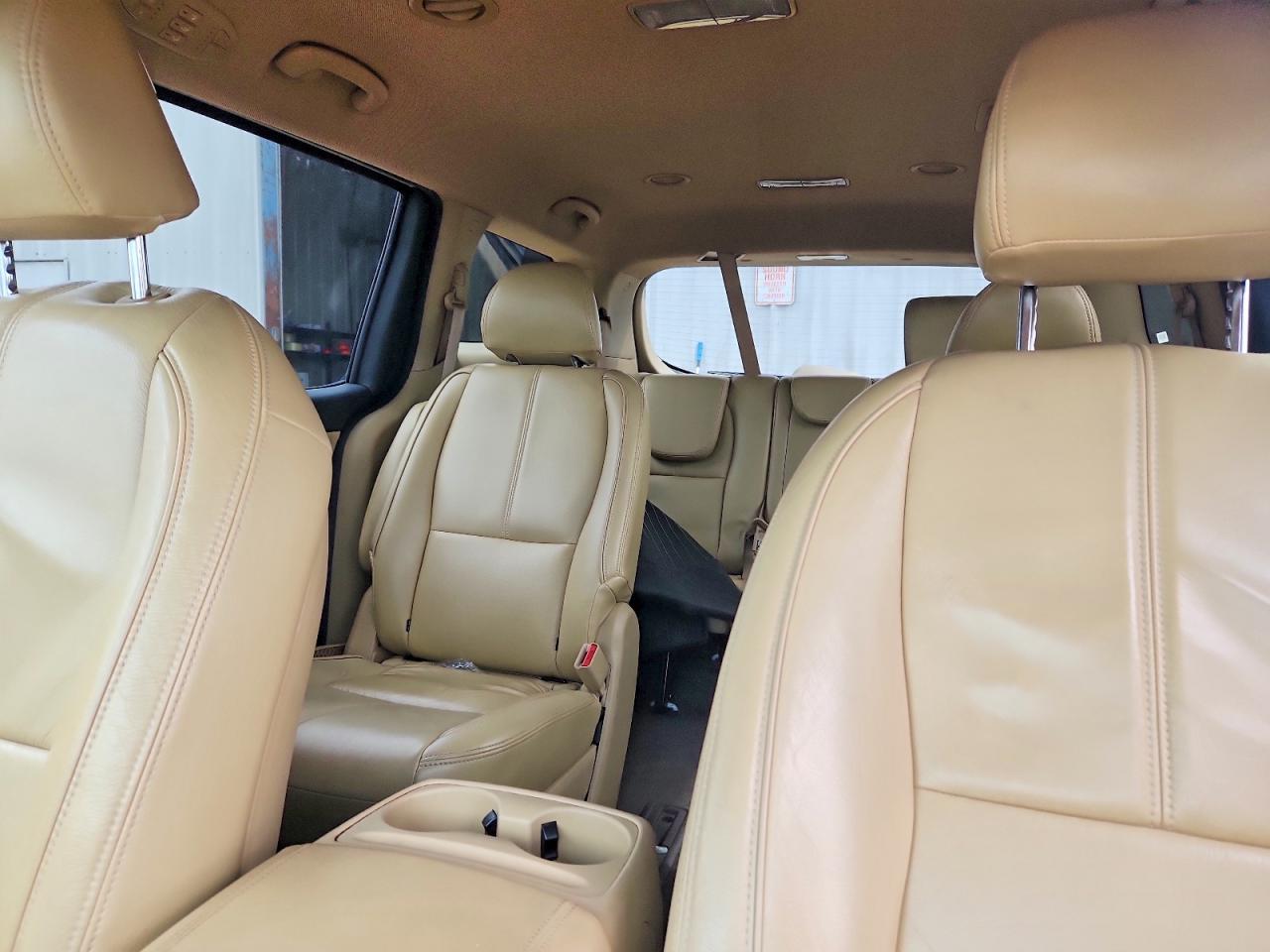 2017 KIA SEDONA LX photo 28