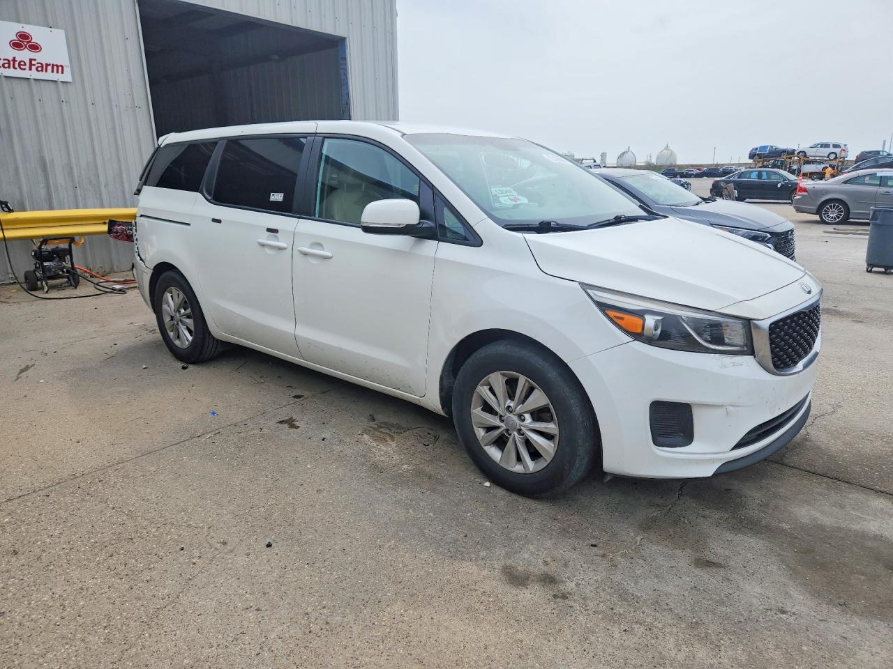 2017 KIA SEDONA LX photo 10