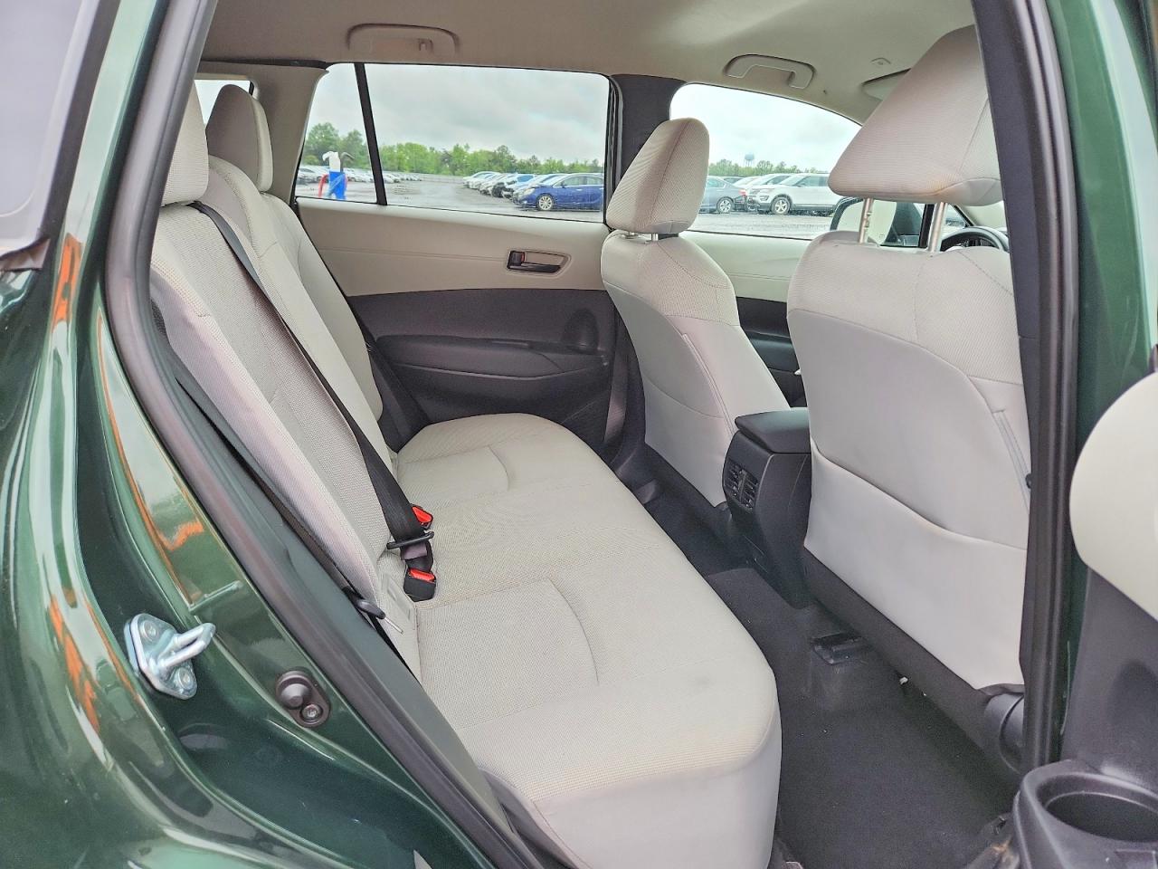 2023 TOYOTA COROLLA CROSS LE photo 31