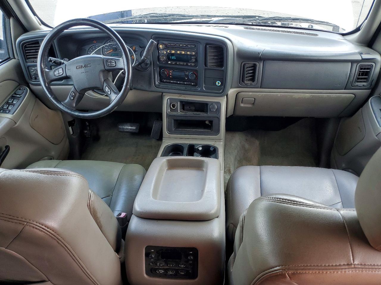 2004 GMC YUKON XL photo 15