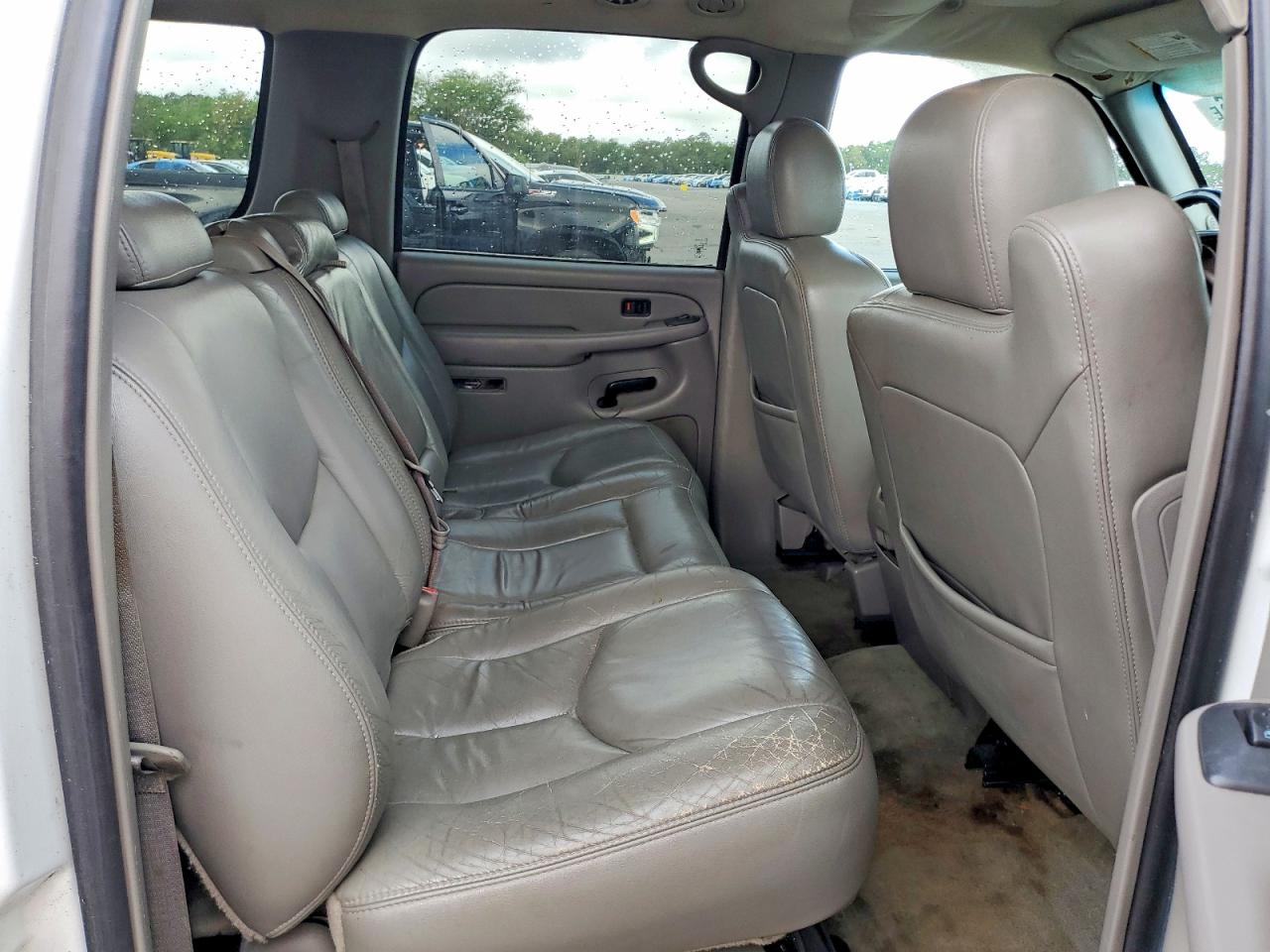 2004 GMC YUKON XL photo 21