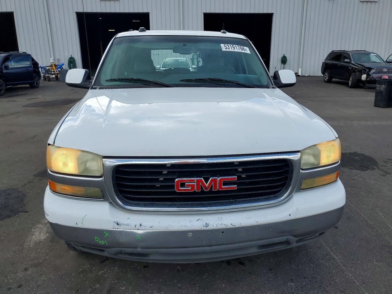 2004 GMC YUKON XL photo 9