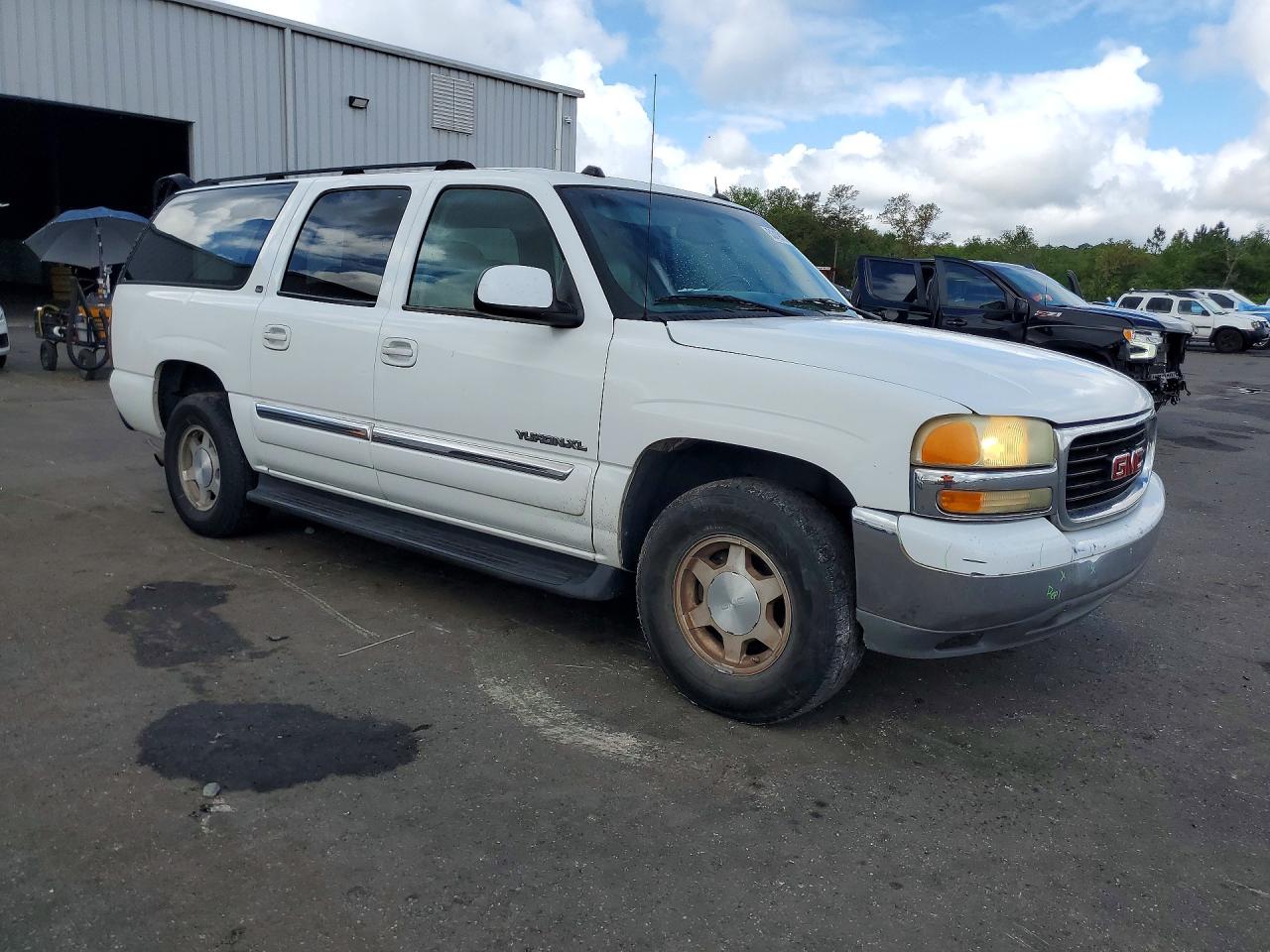 2004 GMC YUKON XL photo 7