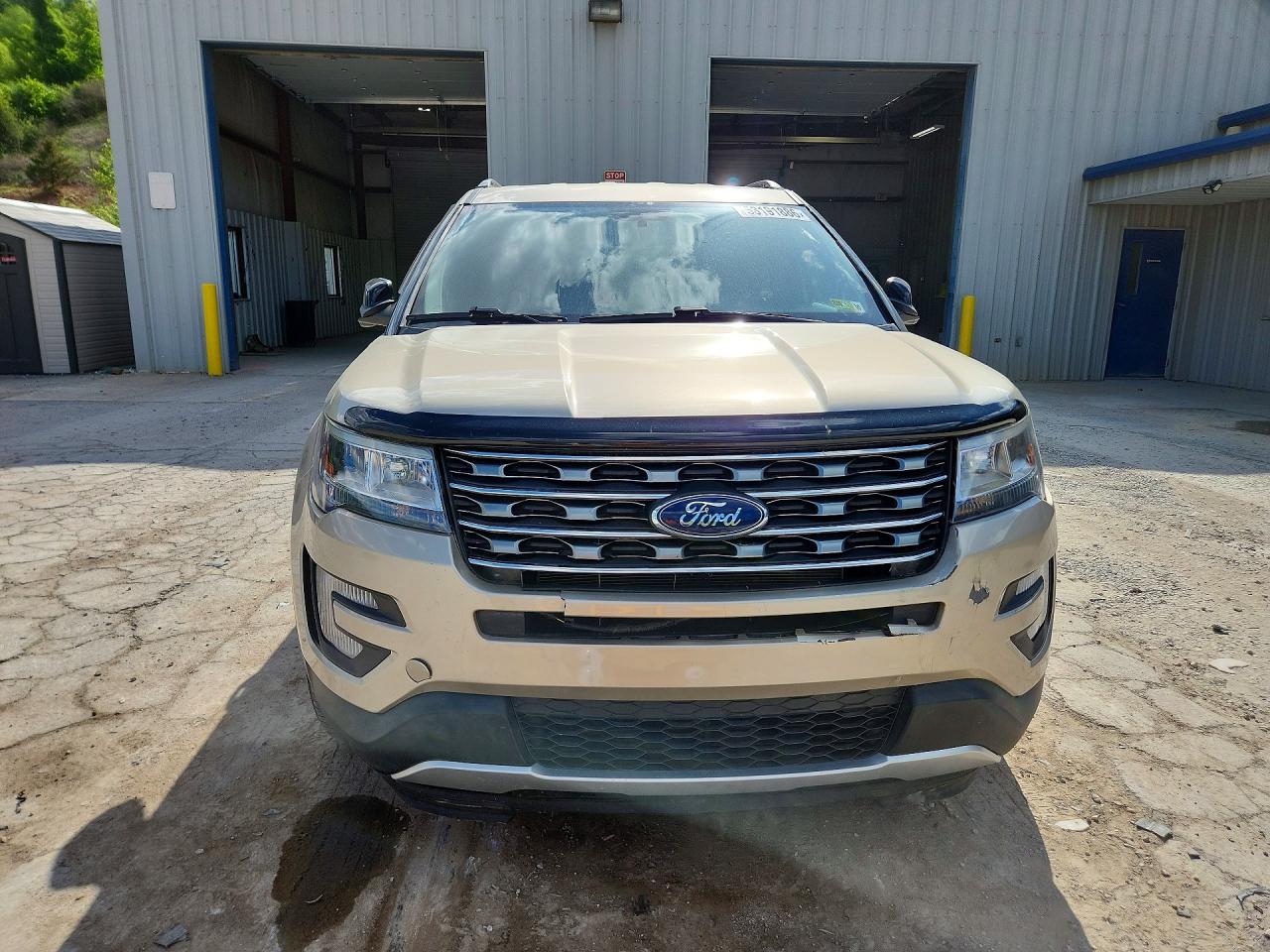 2017 FORD EXPLORER XLT photo 13