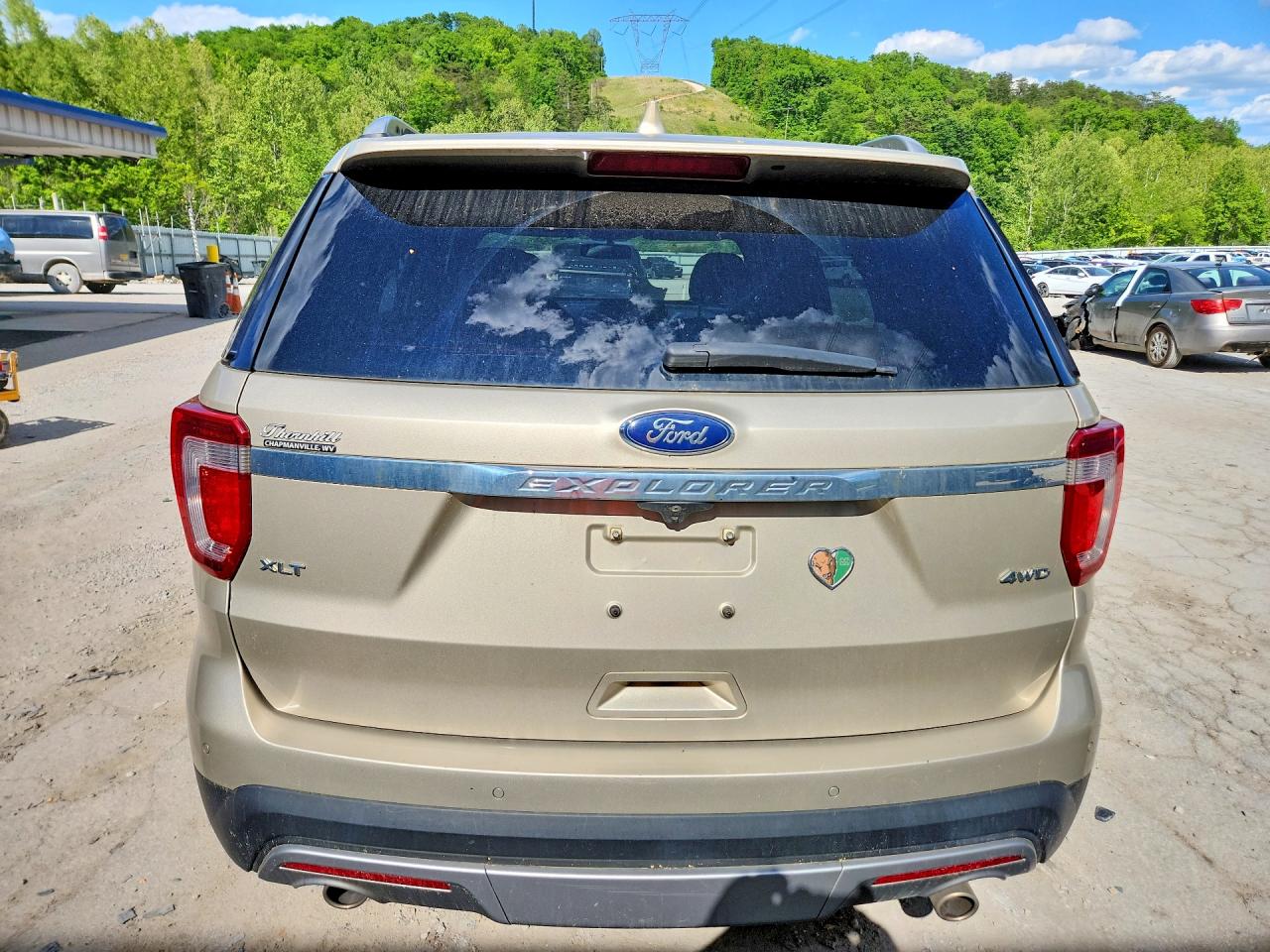 2017 FORD EXPLORER XLT photo 16
