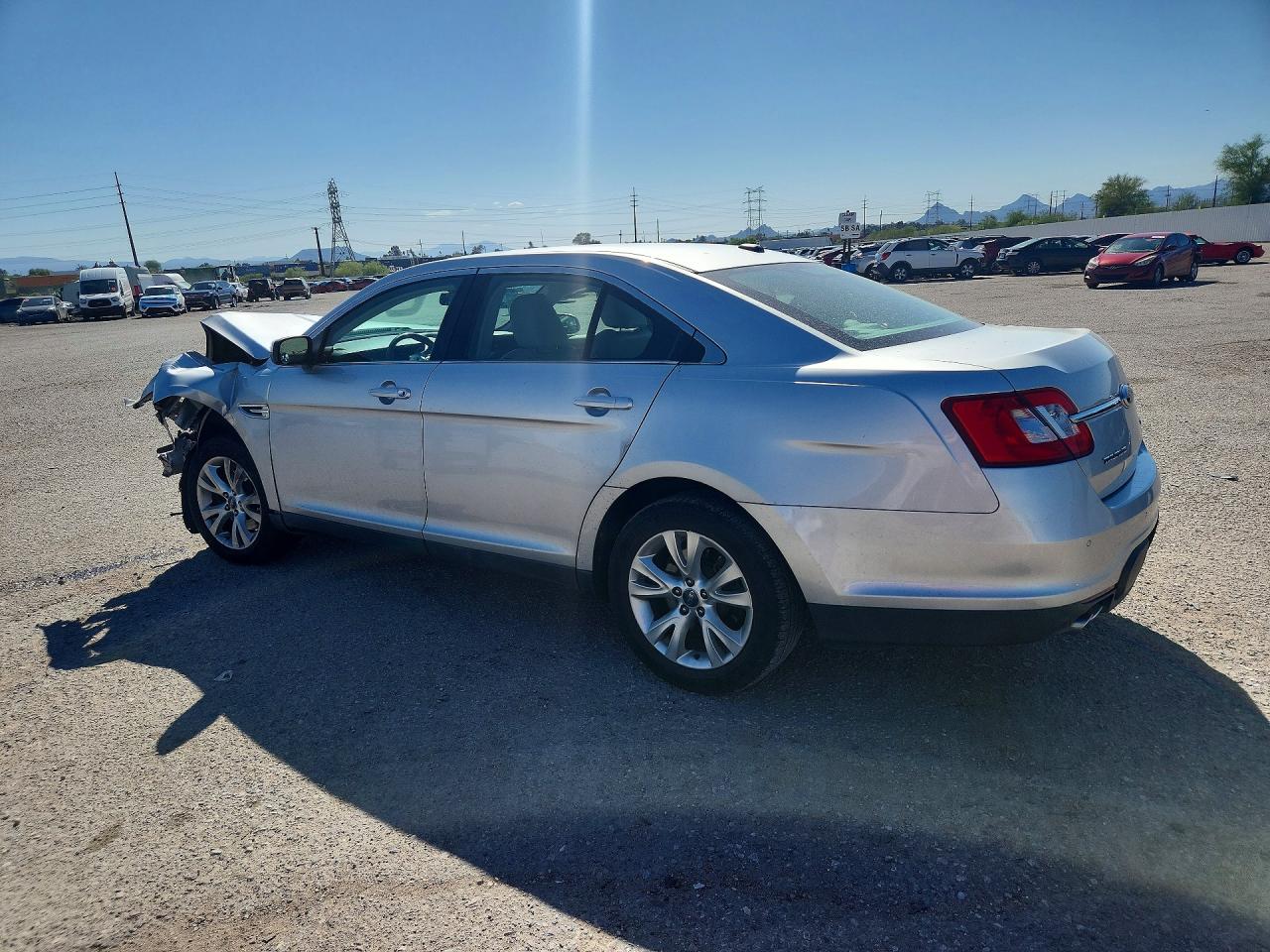 2010 FORD TAURUS SEL photo 4
