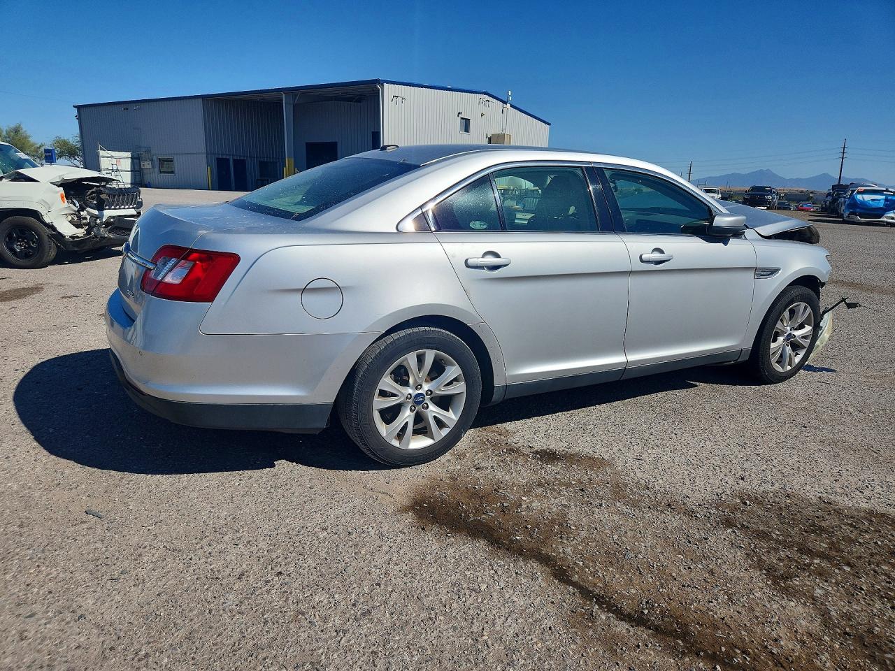 2010 FORD TAURUS SEL photo 7