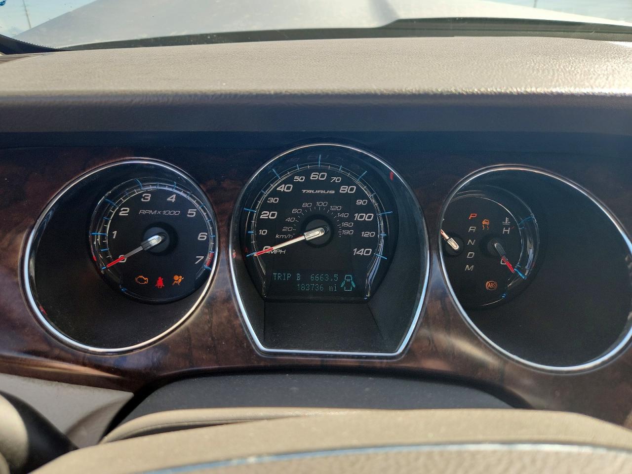 2010 FORD TAURUS SEL photo 24