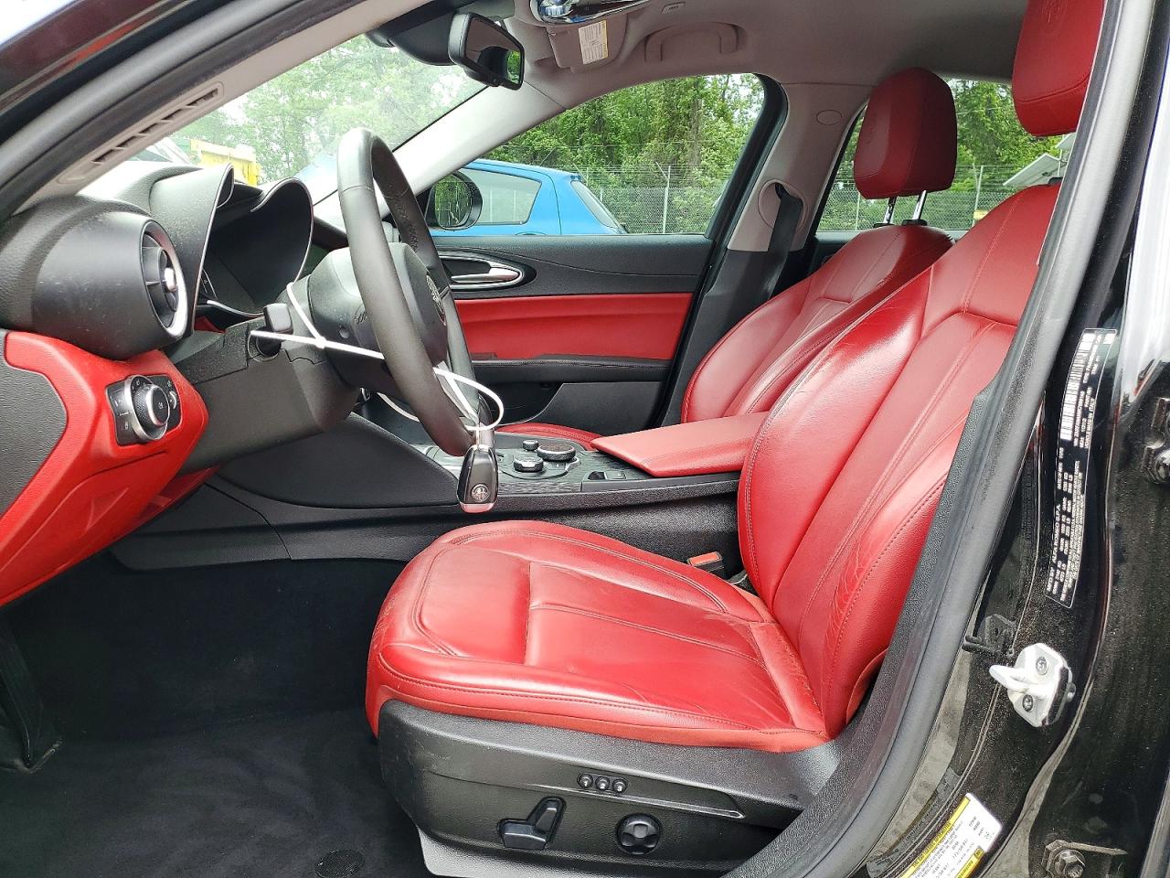 2019 ALFA ROMEO GIULIA photo 13