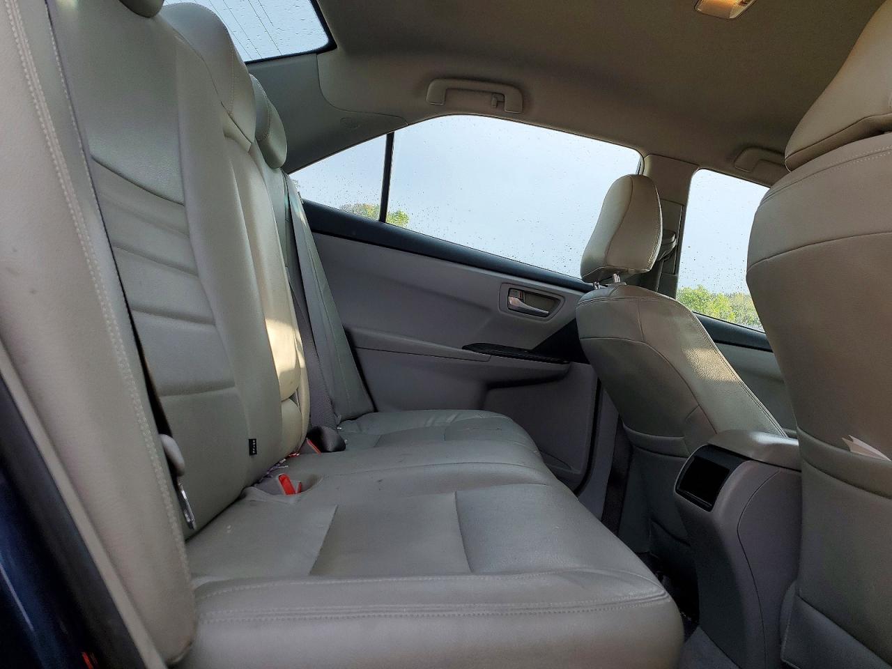 2016 TOYOTA CAMRY LE photo 28