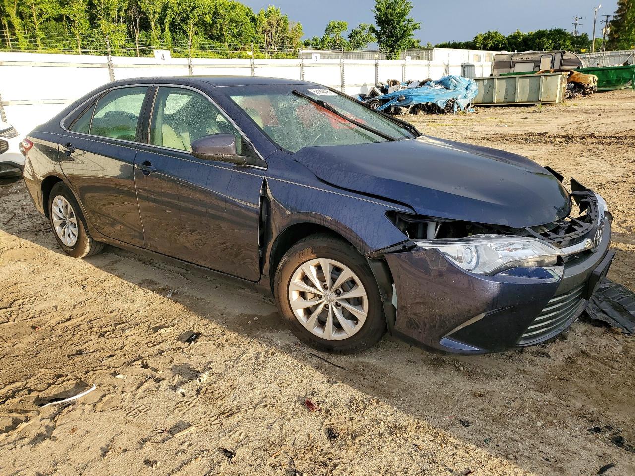 2016 TOYOTA CAMRY LE photo 10