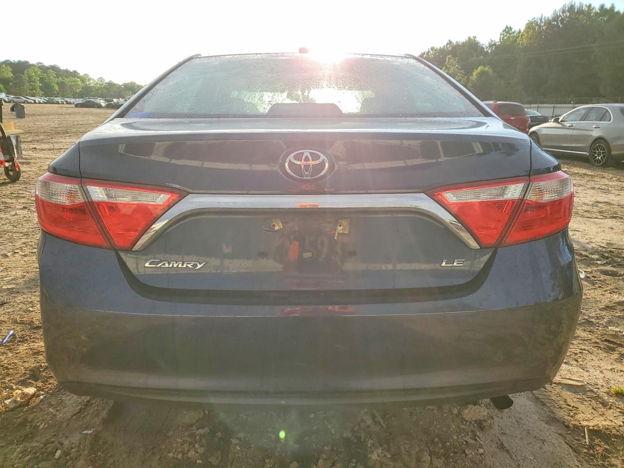2016 TOYOTA CAMRY LE photo 16